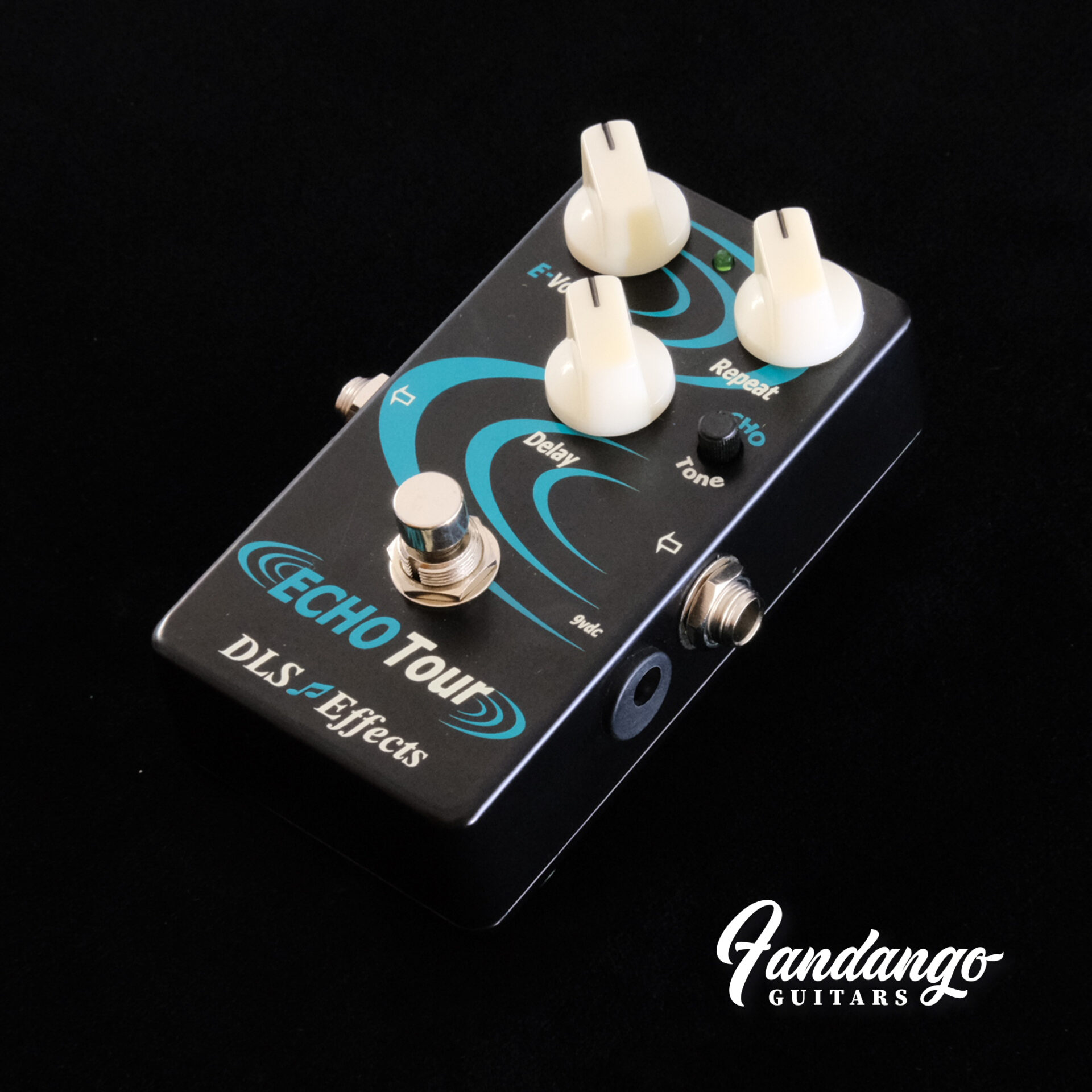 DLS Effects ECHOTour voiced analog delay pedal with vintage echo tones